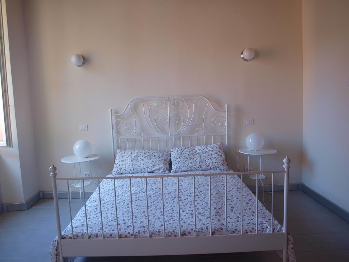 Ostello Palazzo Nizza Massa  Extérieur photo