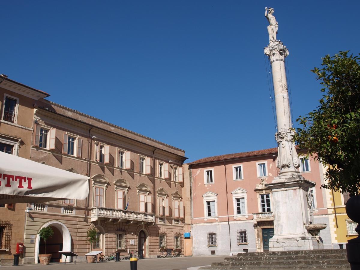Ostello Palazzo Nizza Massa  Extérieur photo