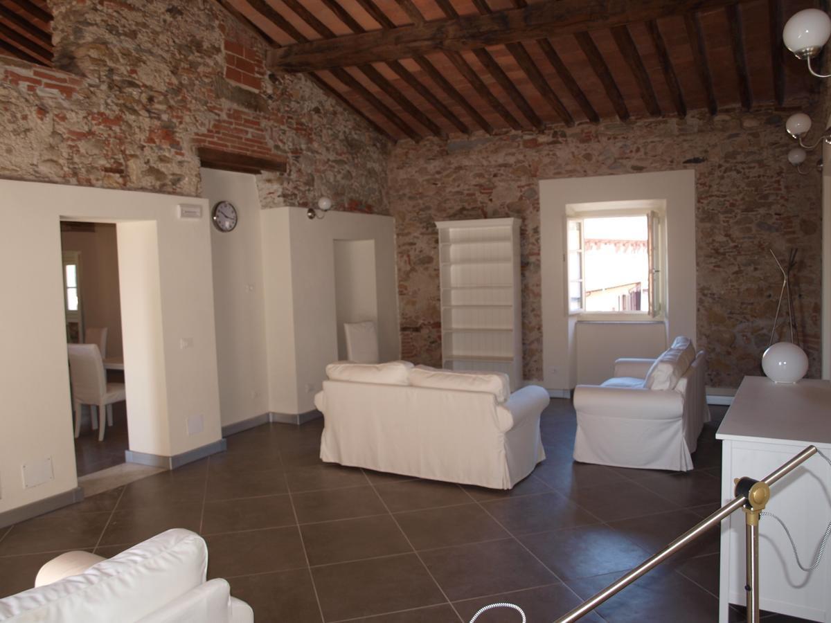 Ostello Palazzo Nizza Massa  Extérieur photo