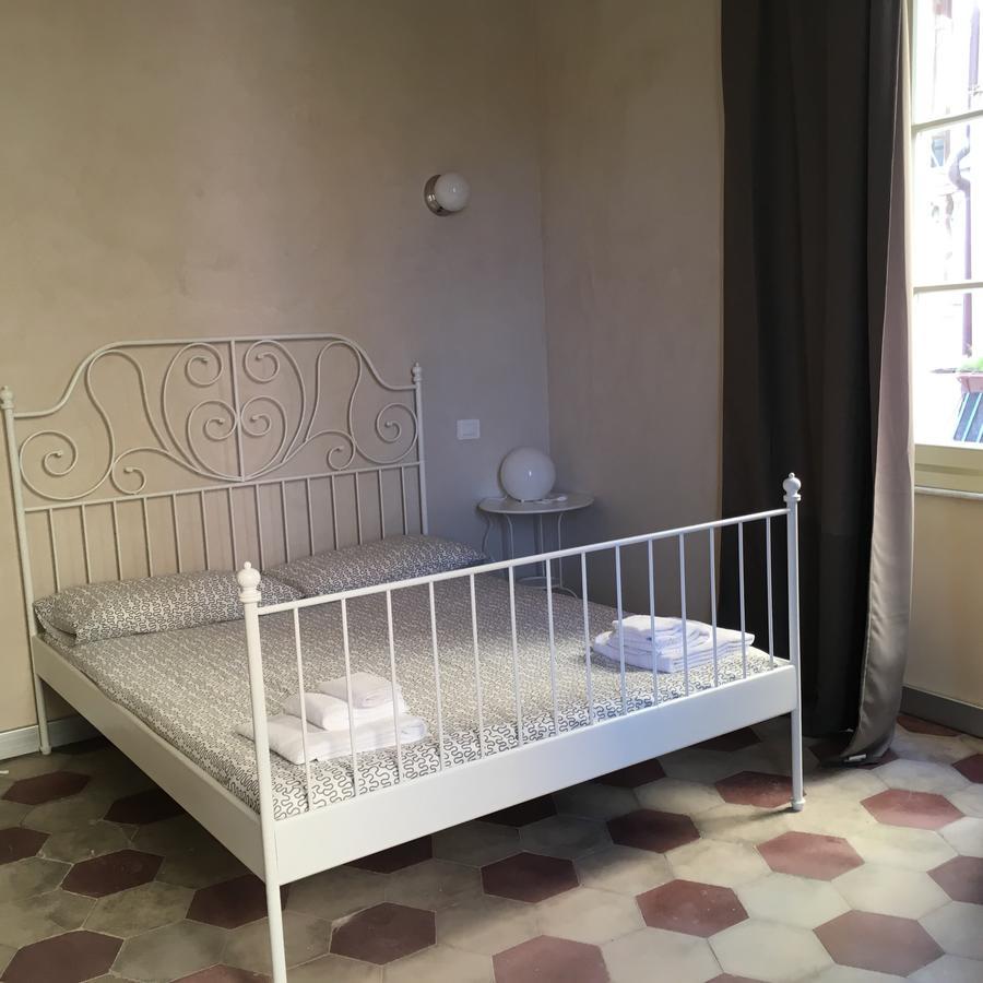 Ostello Palazzo Nizza Massa  Extérieur photo