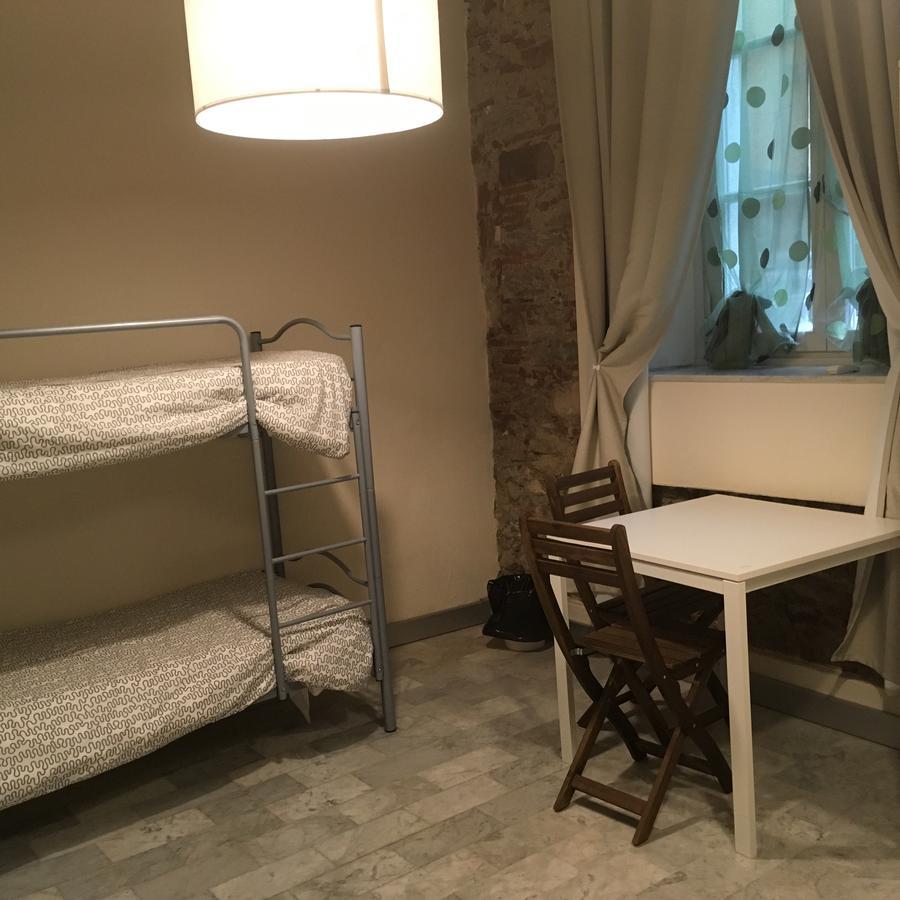 Ostello Palazzo Nizza Massa  Extérieur photo