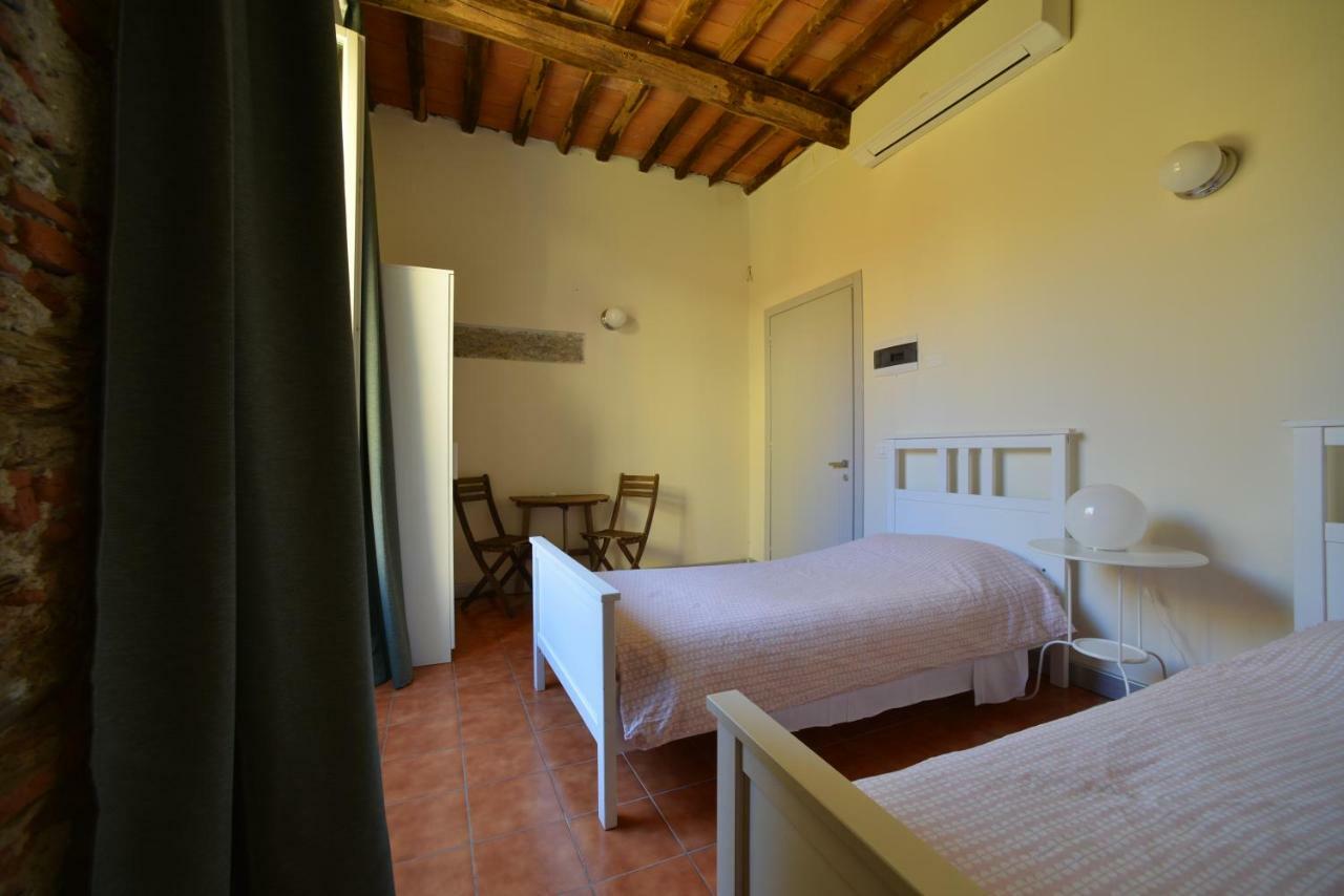 Ostello Palazzo Nizza Massa  Extérieur photo