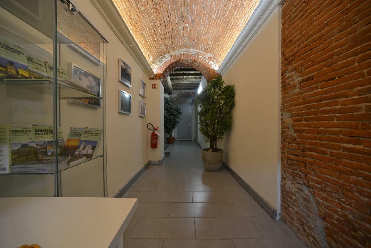 Ostello Palazzo Nizza Massa  Extérieur photo