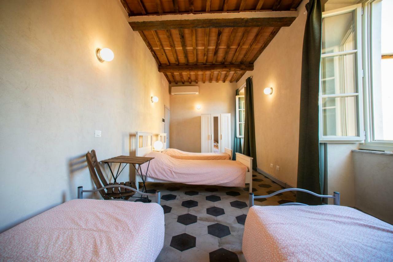 Ostello Palazzo Nizza Massa  Extérieur photo