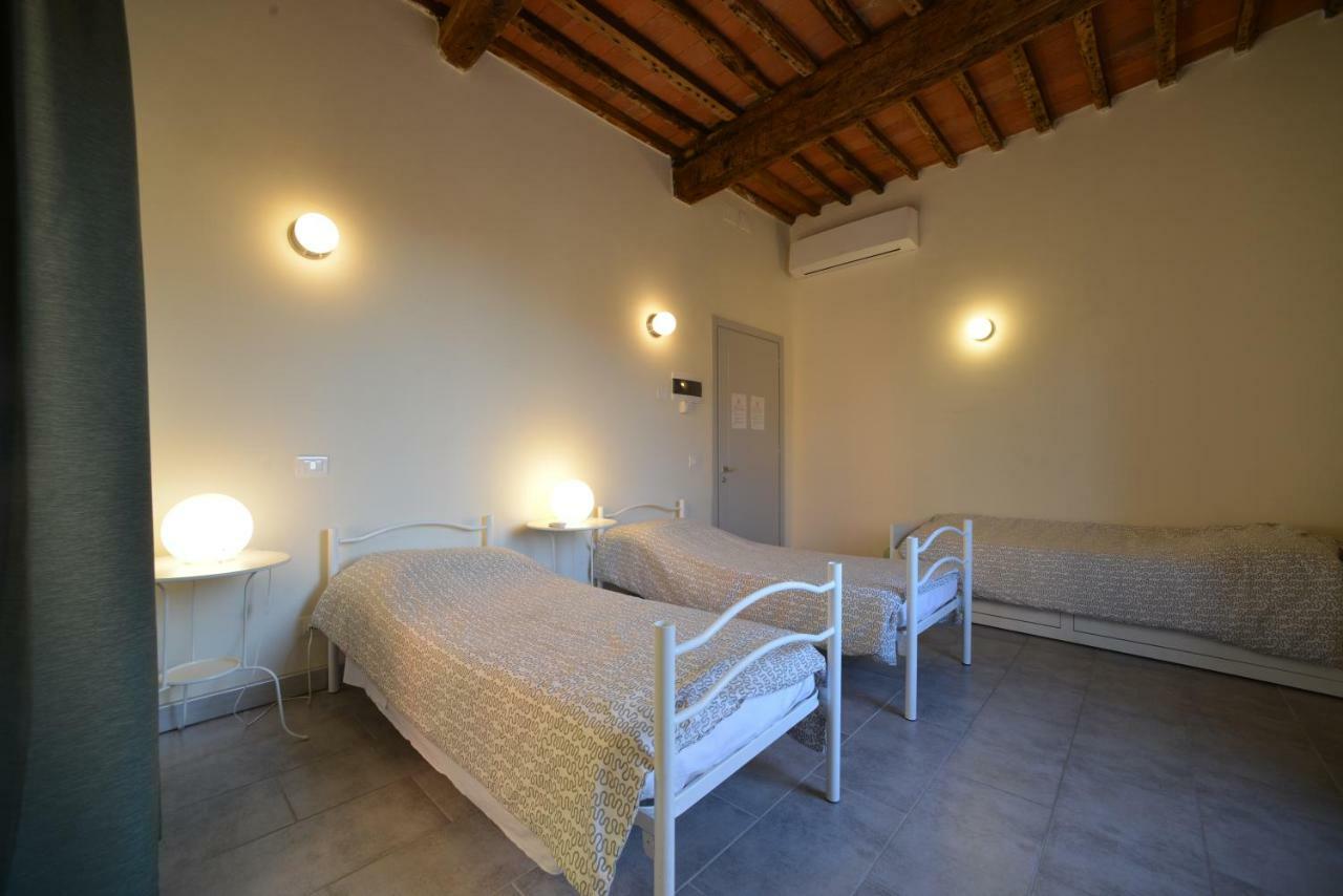 Ostello Palazzo Nizza Massa  Extérieur photo